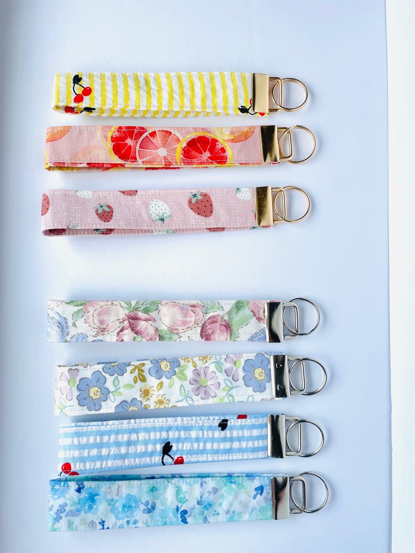 YELLOW DAISY DOT KEY FOBS