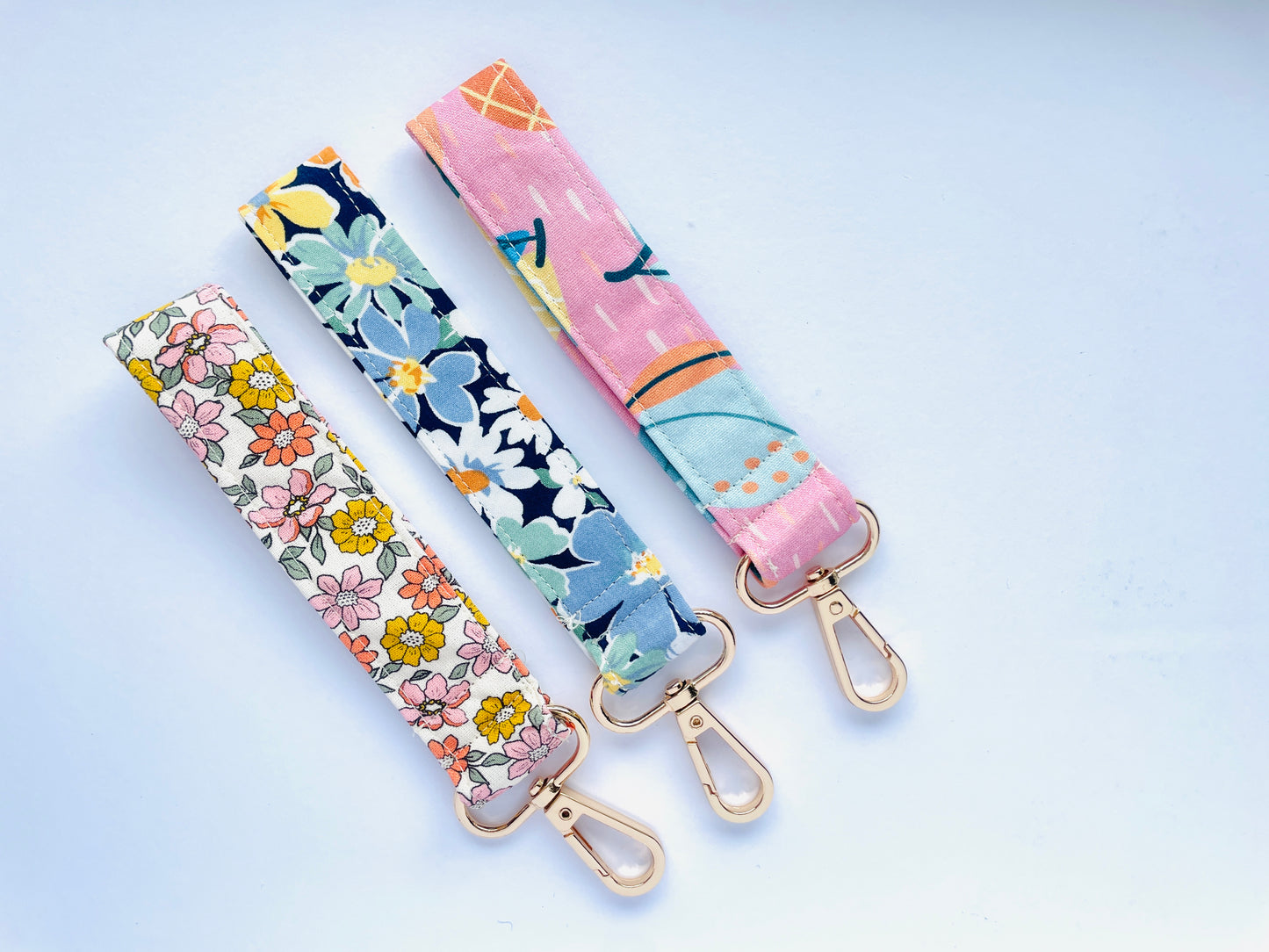 FLOWER GARDEN DOT KEY CHAIN